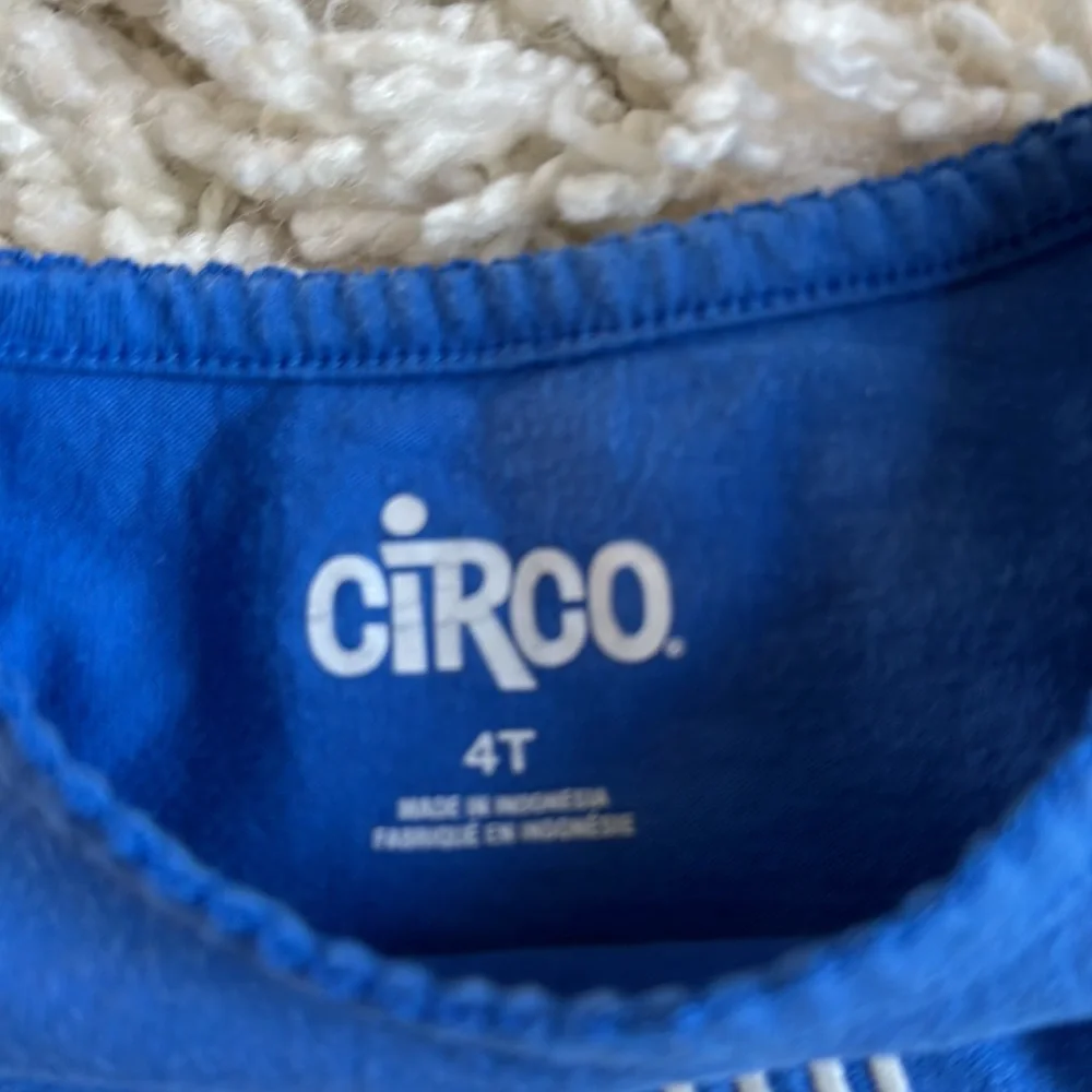Circo Girl Heart Top Size 4T Blue